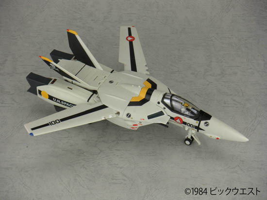 再販】やまと マクロスシリーズ 1/60 完全変形 VF-1S ロイ・フォッカー