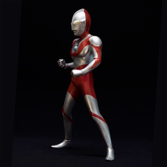 海洋堂高知 ウルトラマン（C タイプ） 1/150ソフトビニール製組立