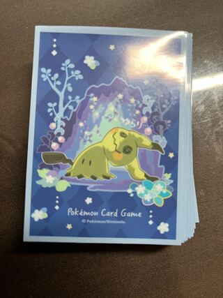 ポケモンカード スリーブ ミミッキュだよ 64枚入り 30枚の通販 オカ