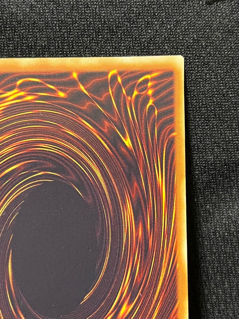 黒衣の大賢者 レリーフ アルティメットレア (「ブラック・マジシャン