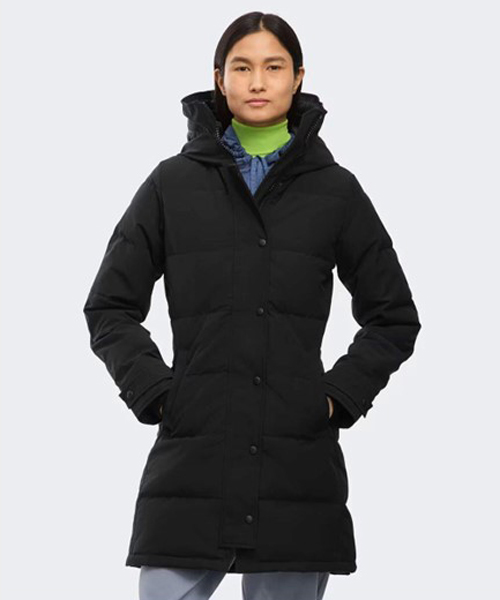 ブラックのディスクロゴが映える―＜カナダグース＞「ブラックレーベル