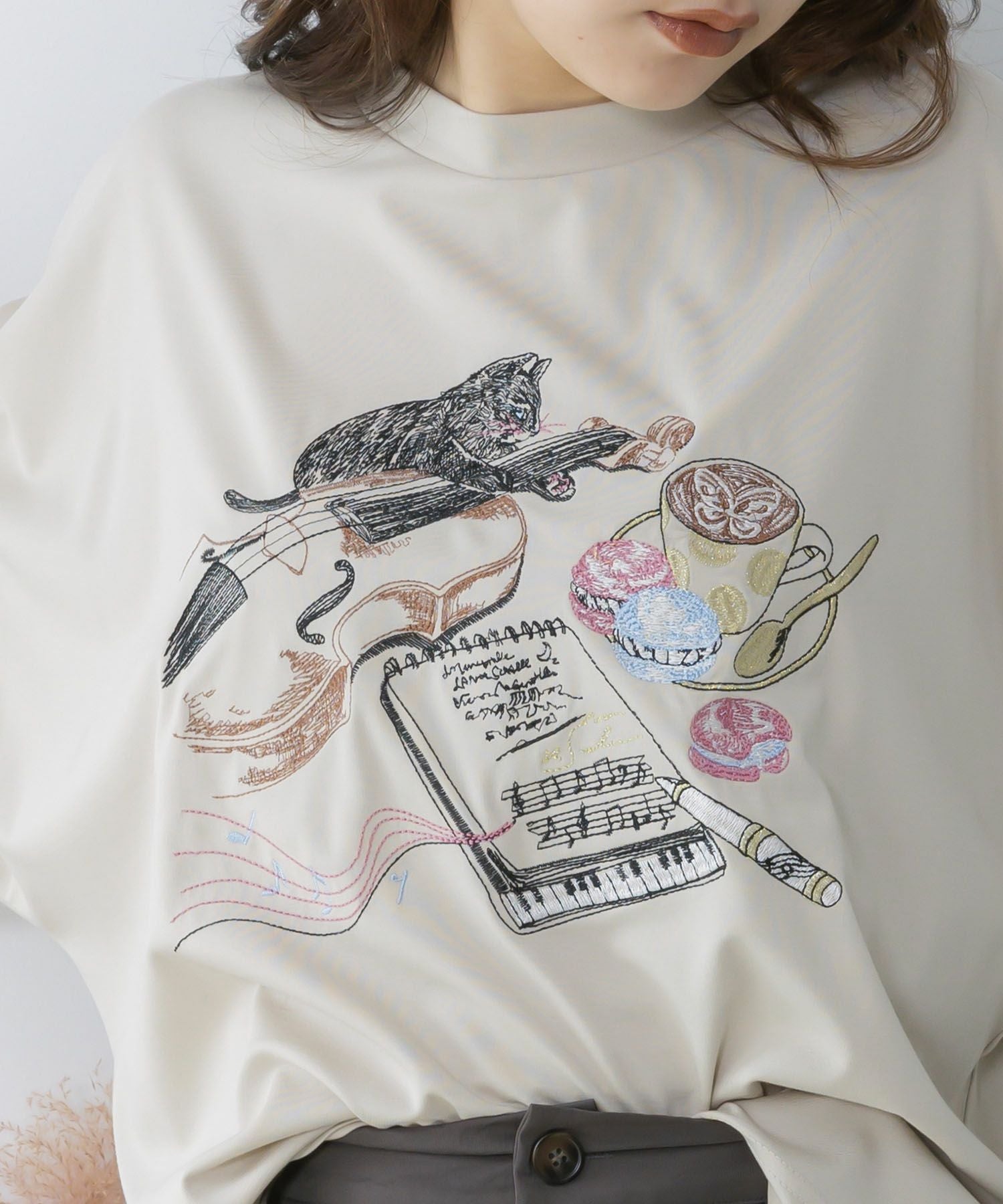 561220：ネコ×作曲刺繍ポンチ生地半袖Tシャツの通販-ScoLar