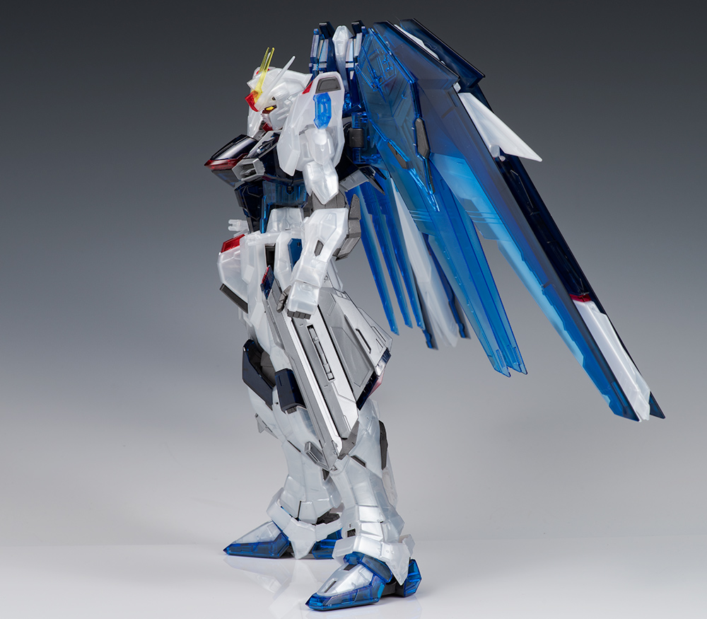 MG ガンダムベース限定 フリーダムガンダムVer.2.0［クリアカラー