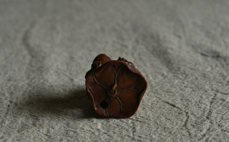 古美術】カエル 根付 光玉 在銘 木彫 蛙 Netsuke 彫刻 超絶技巧