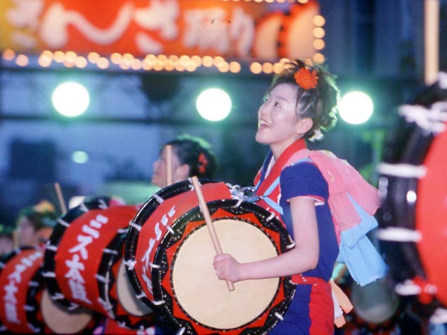 2004さんさフォトギャラリー | 知る｜盛岡さんさ踊り 公式ホームページ