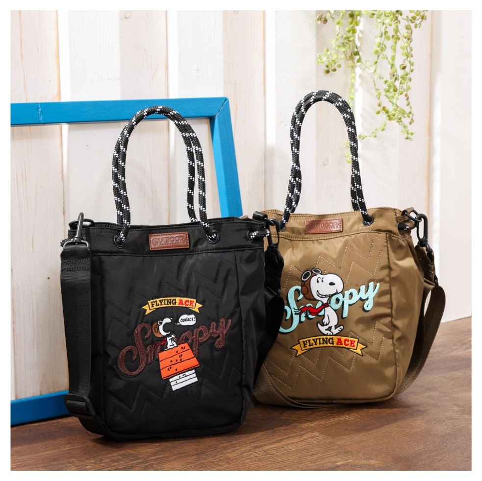 スヌーピーがフライングエース《パイロット》に変装した、PEANUTS