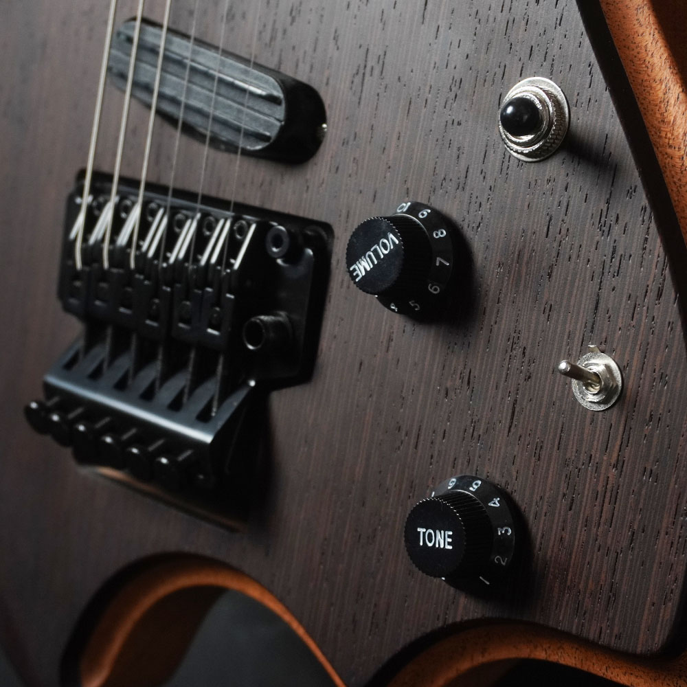 Seed Kirin 桜村眞 モデル | Sago New Material Guitars