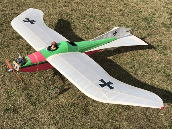 SAITO 4ストロークエンジンと飛行機の掲示板