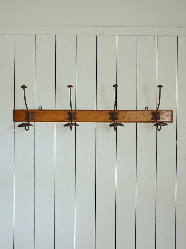 フランスフックが素敵な4連コートフックはかわいいアンティークネット