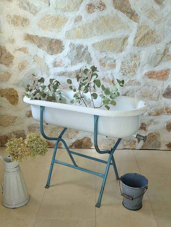 イギリスホーロー製排水コック付きベビーバスはかわいいアンティーク