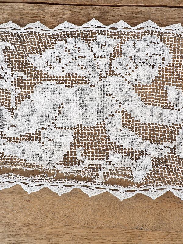 フランスエンジェルがかわいいフィレレーステーブルセンターはかわいい