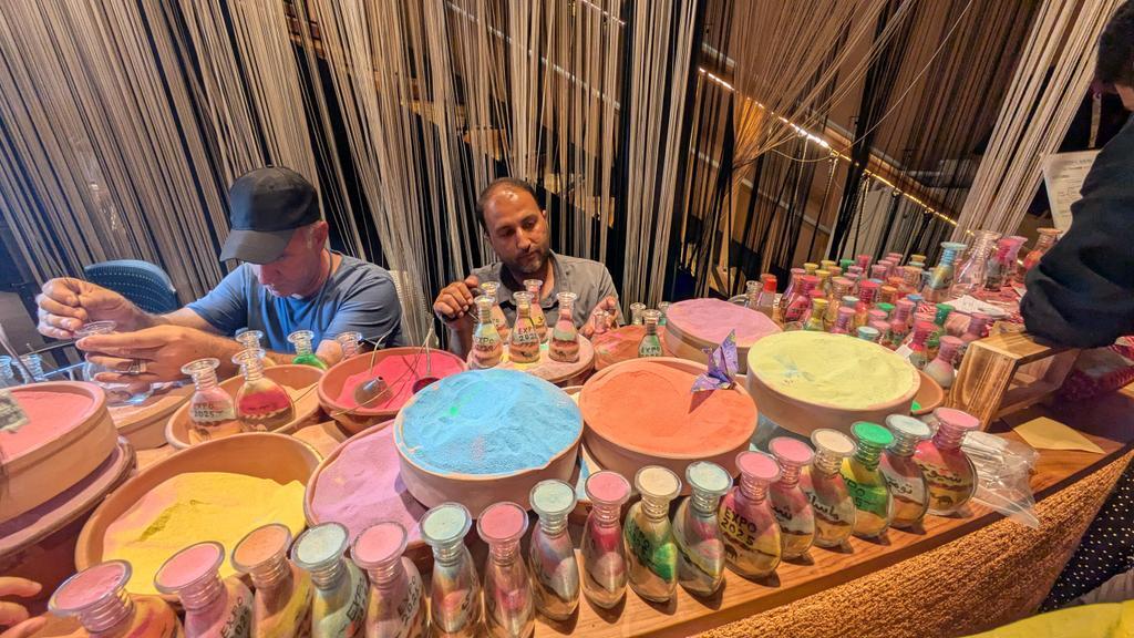 大阪・関西万博】今話題！ヨルダン館のお土産「サンドアート」の飾り方