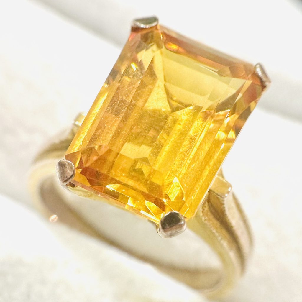 イエローストーン買取屋に聞くシリトン付のリングK18 重量合計3.1g