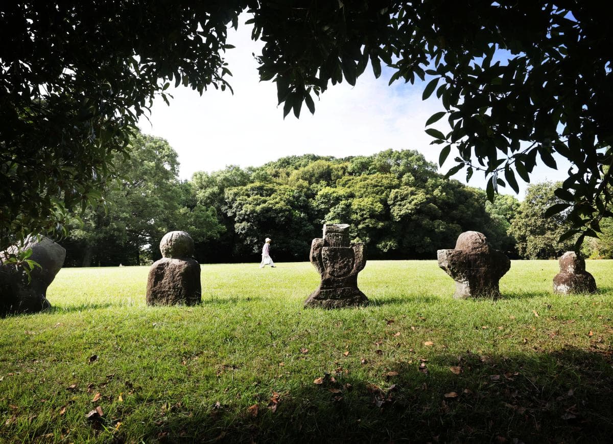 古墳形の墓地が人気の新宮霊園 訪ねて知った令和のお墓事情 | ニュース