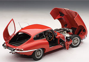 Die-cast: Autoart E-Type Jaguar – Savage On Wheels