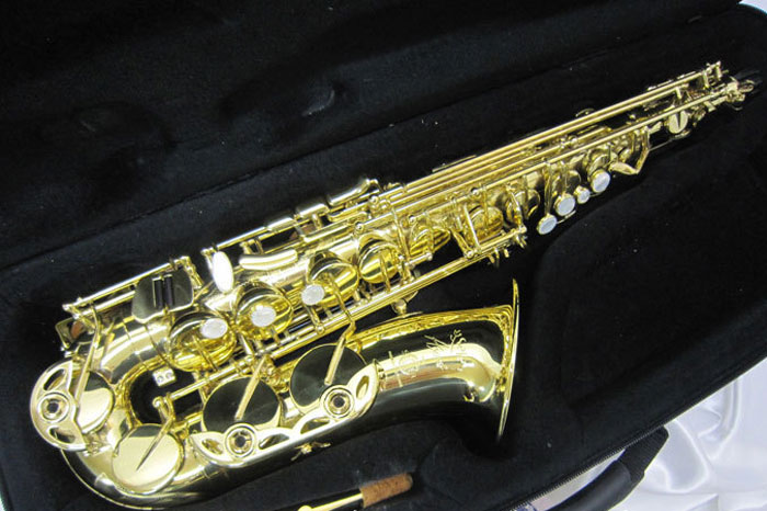Selmer AXOS アルトサックスの評価と買取相場【買取価格有