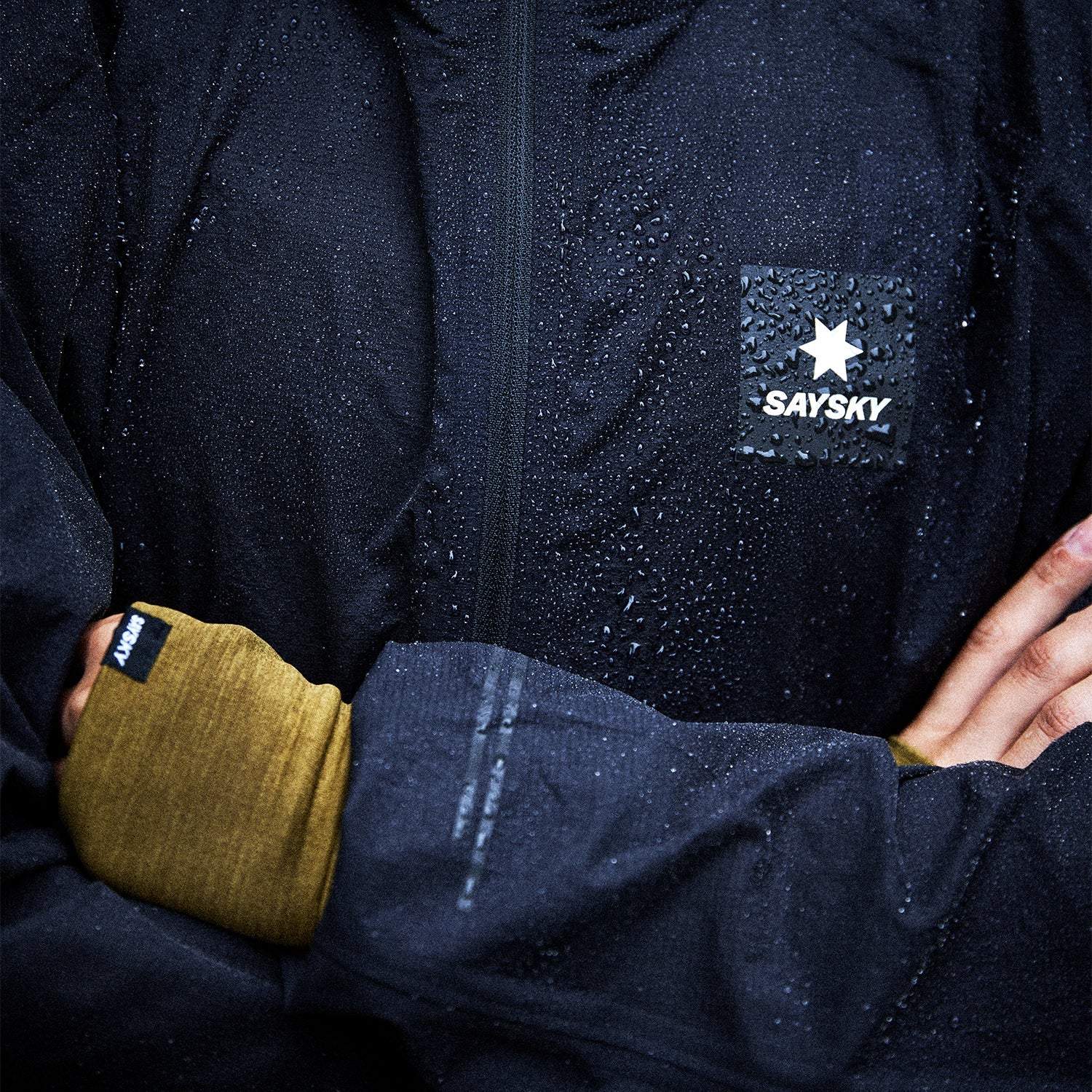 □ 公式 □ SAYSKY/セイスカイ ウォータープルーフランニング