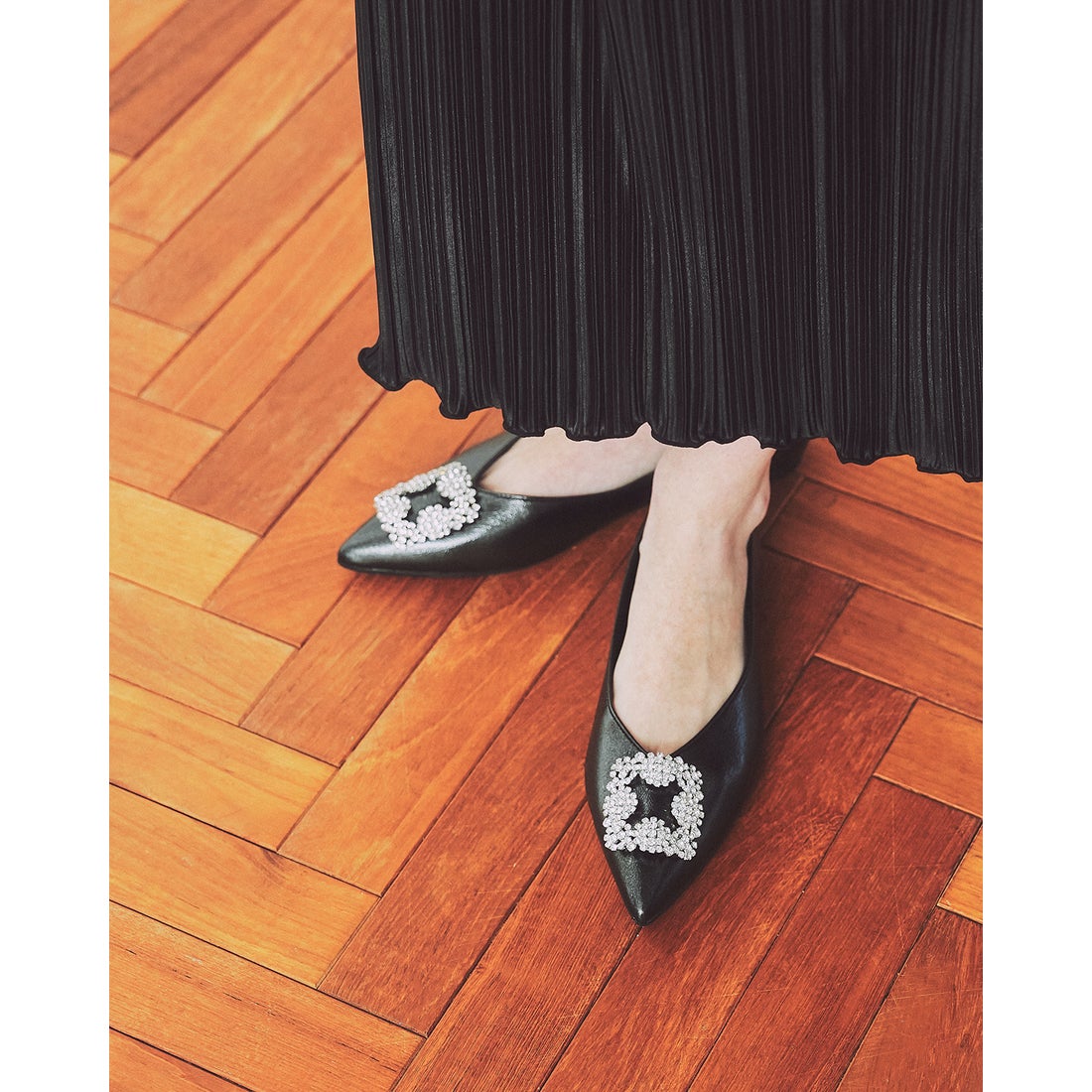 メタリック ビジュー フラット パンプス （ブラック マイラー） -Emma