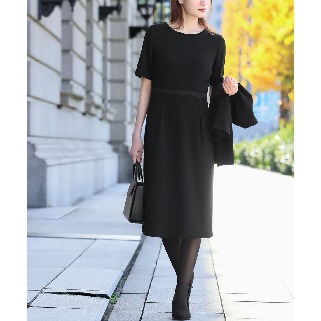 フロリア Flolia 【喪服 礼服】ノーカラージャケット ミディアム丈A