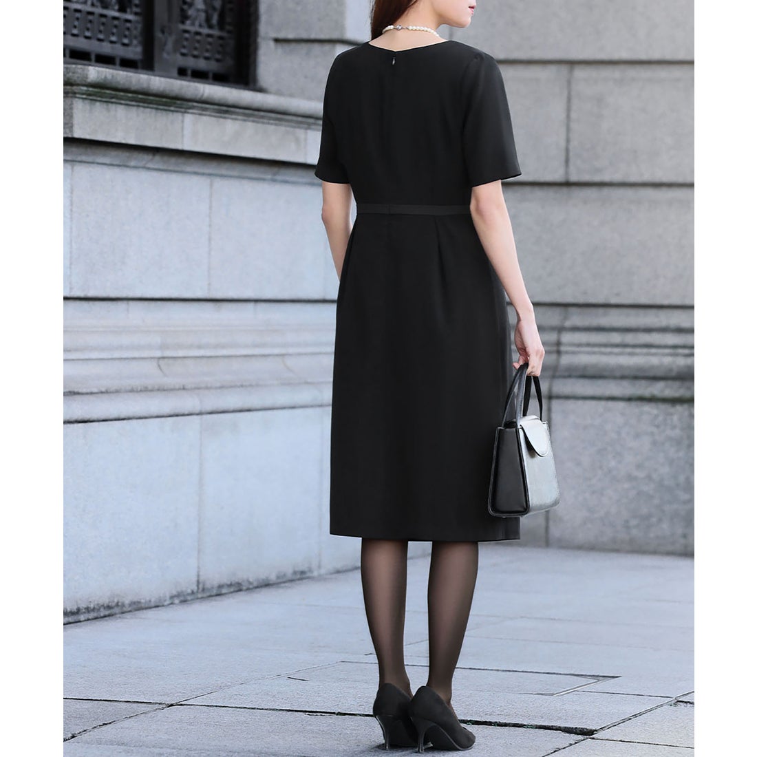 フロリア Flolia 【喪服 礼服】ノーカラージャケット ミディアム丈A