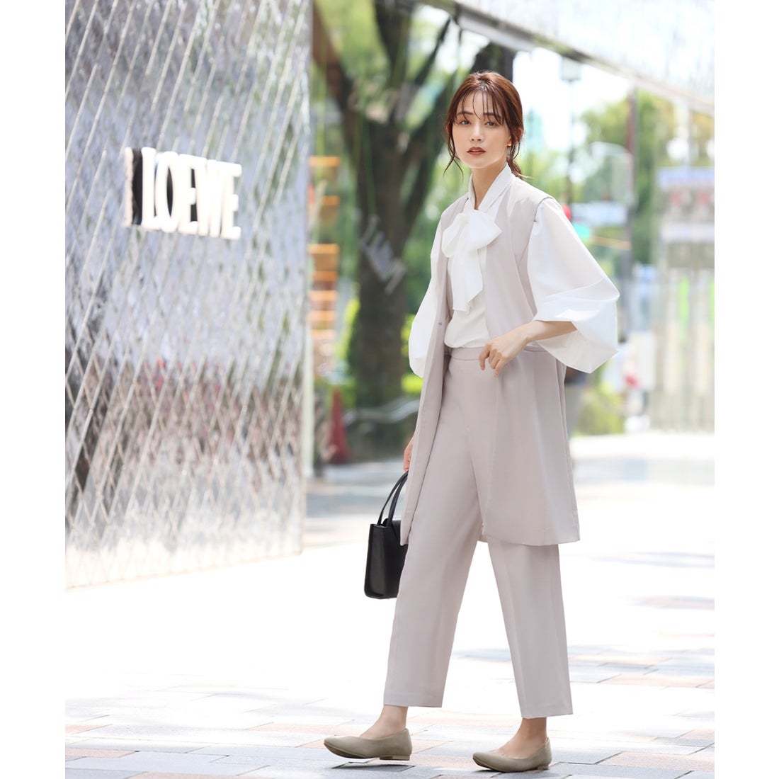 フロリア Flolia 【3点セット】Vネックロングジレ ボウタイブラウス