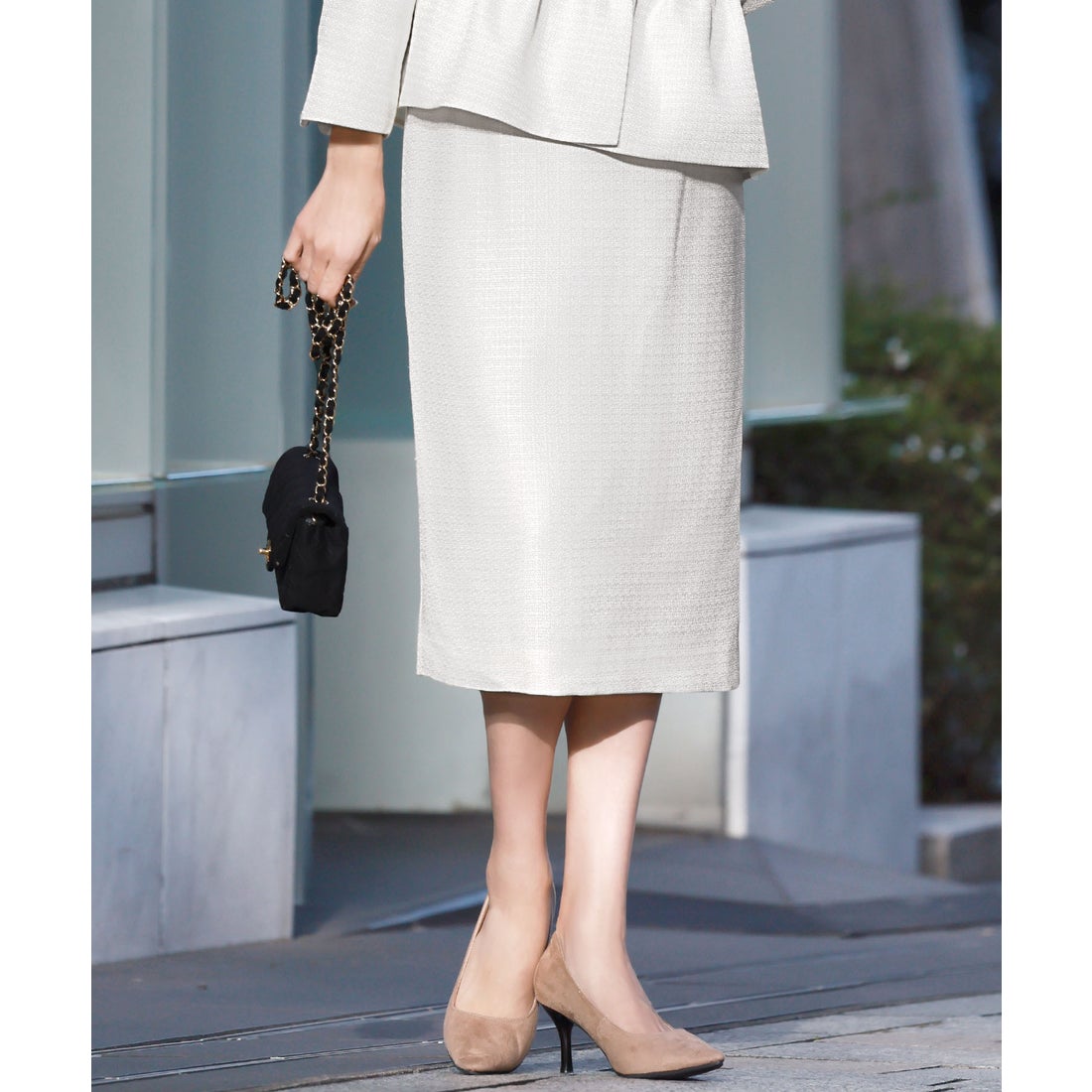 フロリア Flolia ツイードペプラムノーカラージャケット タイト