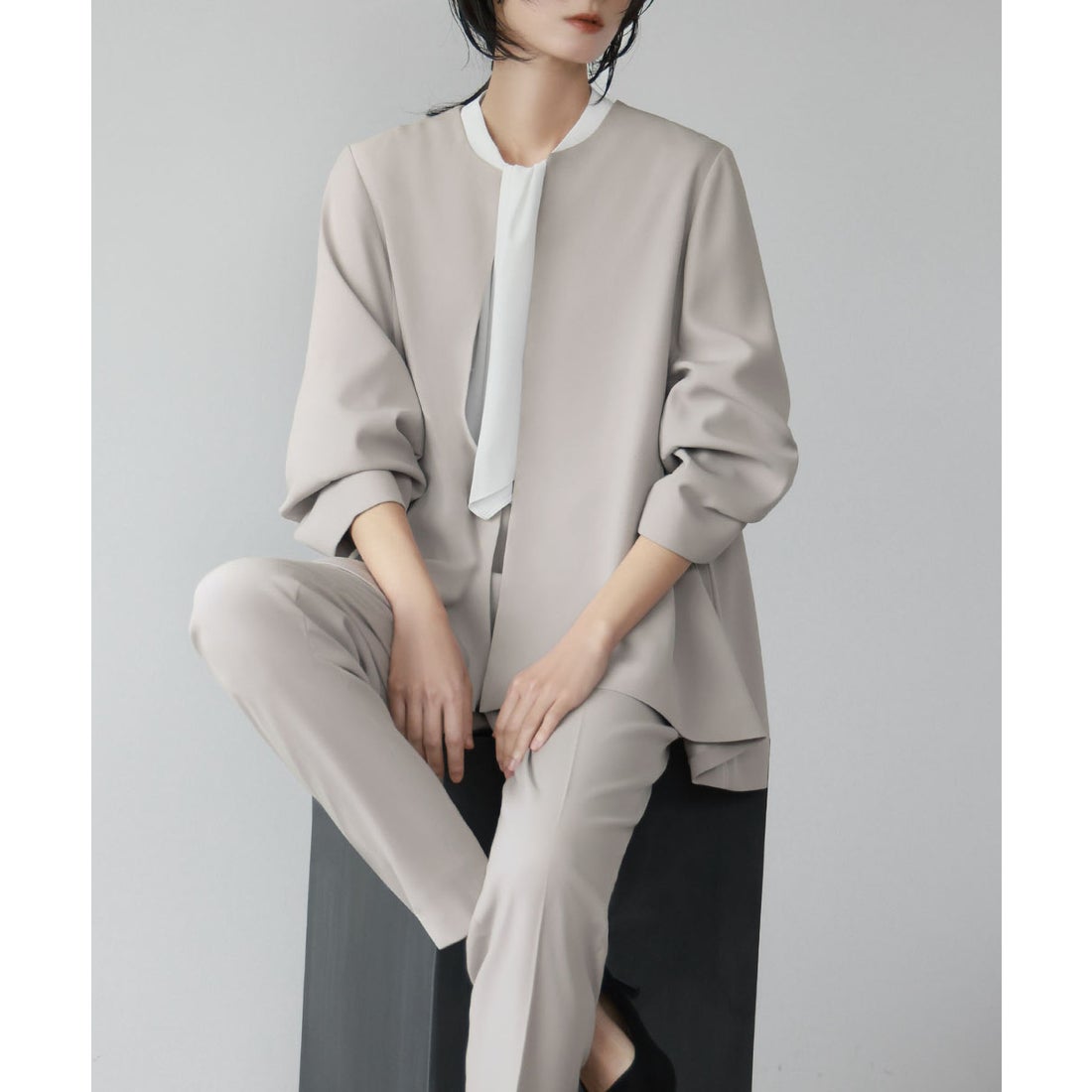 フロリア Flolia 洗える スーツ セットアップ パンツスーツ ノーカラー