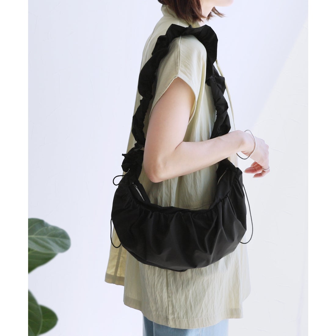 レカ reca フリルギャザーボディバッグ(on4693065) （ブラック