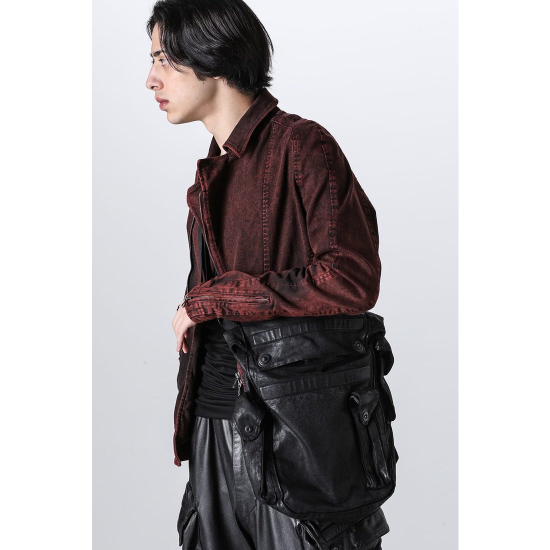 ユリウス JULIUS Coated Large Gasmask Bag （Black） -デザイナーズ
