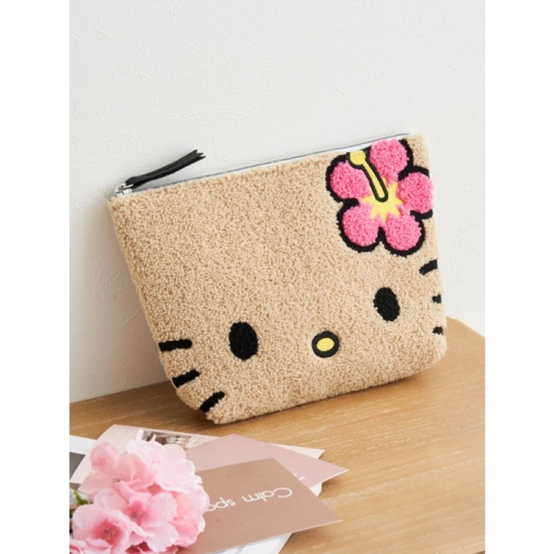 ルディックパーク Ludic Park ハローキティ日焼けフェイス柄ポーチ