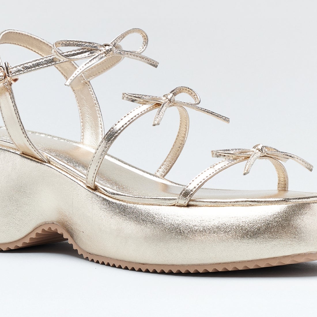 Lesath/レサト（Gold）ラッシュリボンチャンキーサンダル -Lucida