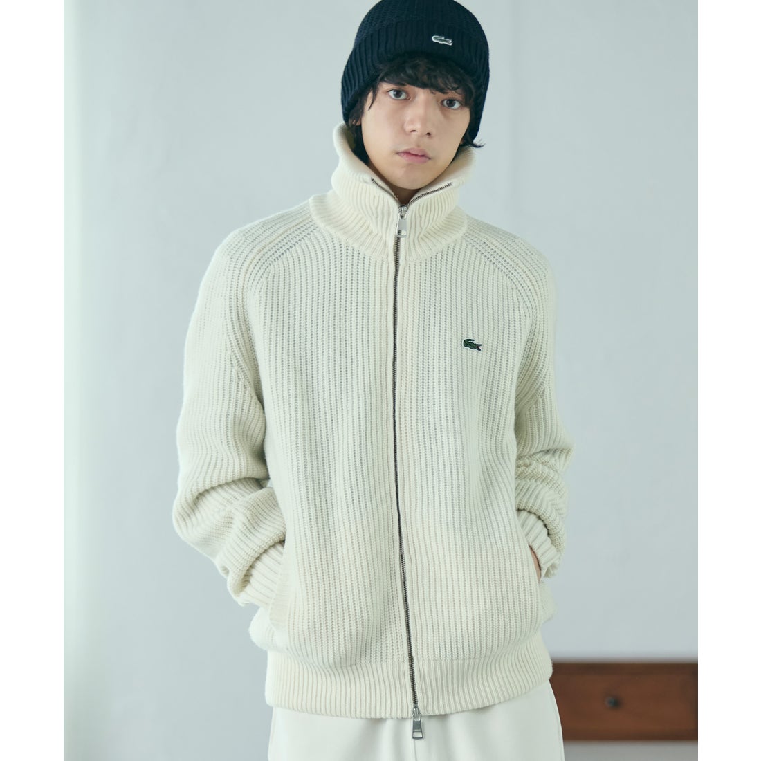 ラコステ LACOSTE ローゲージハイネックジップセーター （オフホワイト