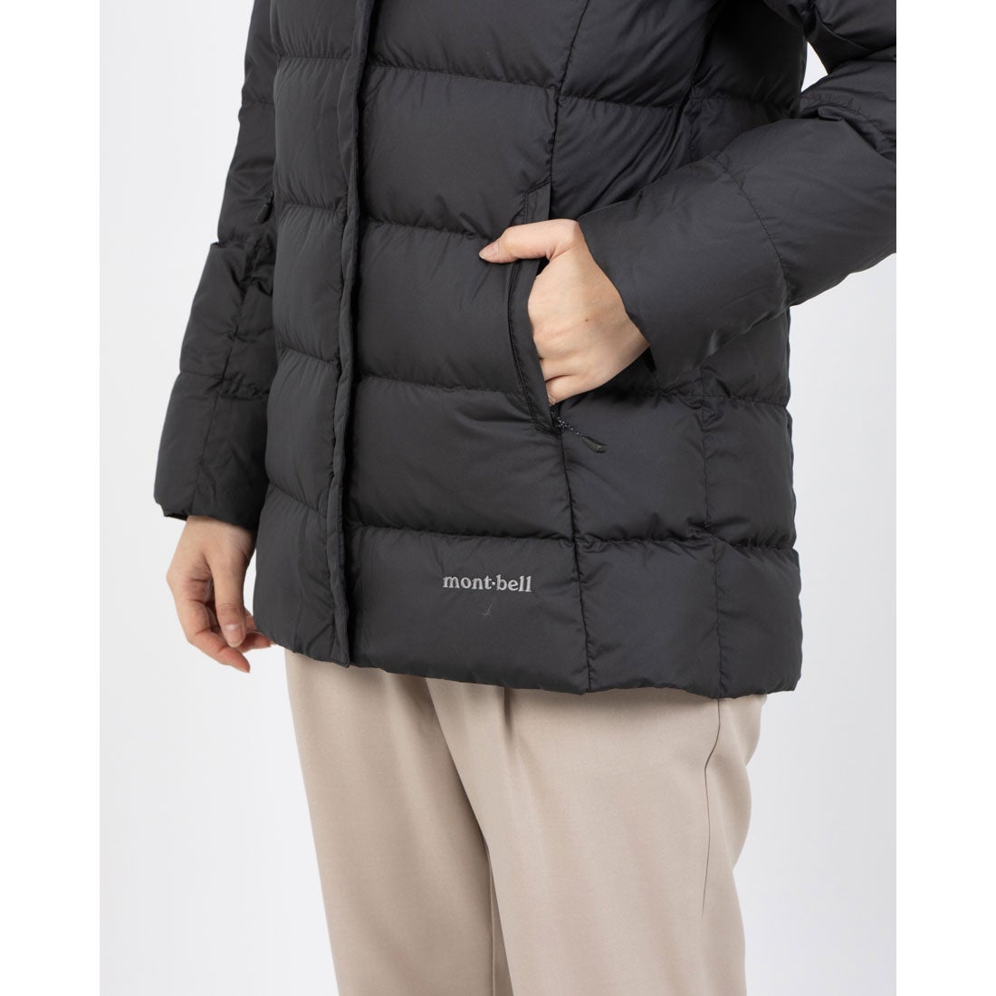 モンベル mont-bell トラベルダウンパーカ Women's （ブラック