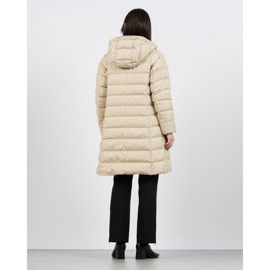 モンベル mont-bell トラベルダウンロングコート Women's （ベージュ