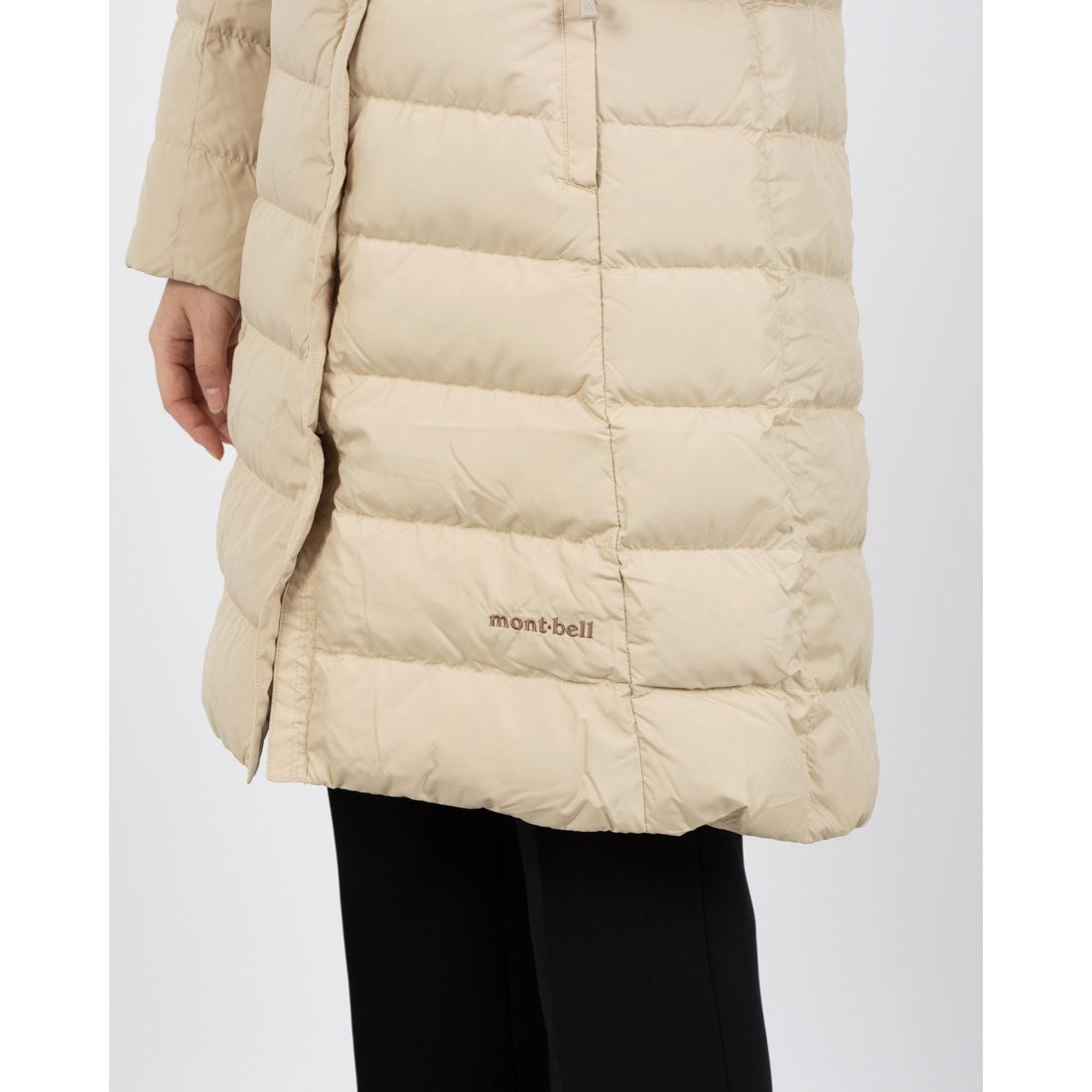 モンベル mont-bell トラベルダウンロングコート Women's （ベージュ