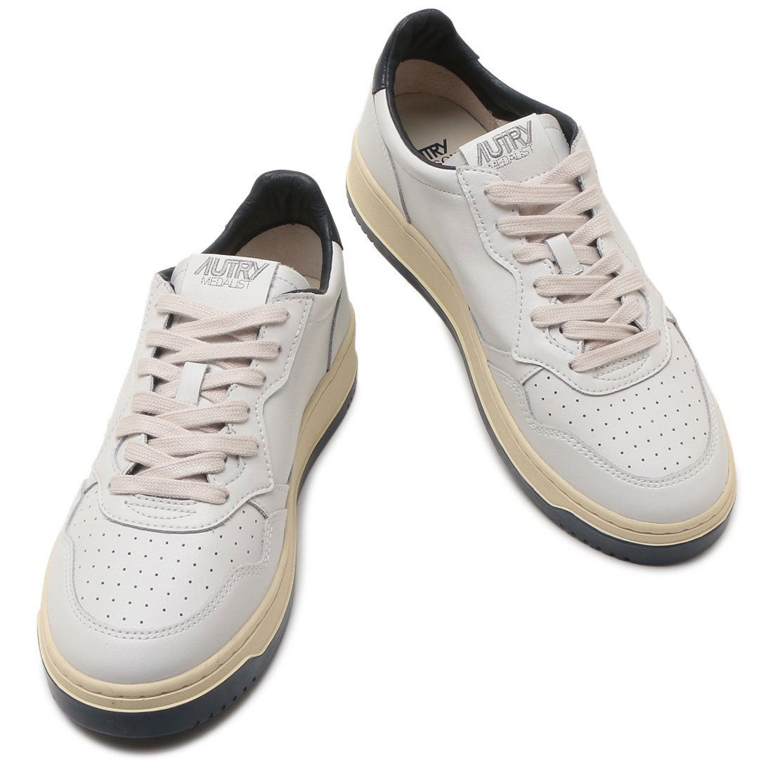 メゾンキツネ MAISON KITSUNE スニーカー メダリスト AUTRY オートリー