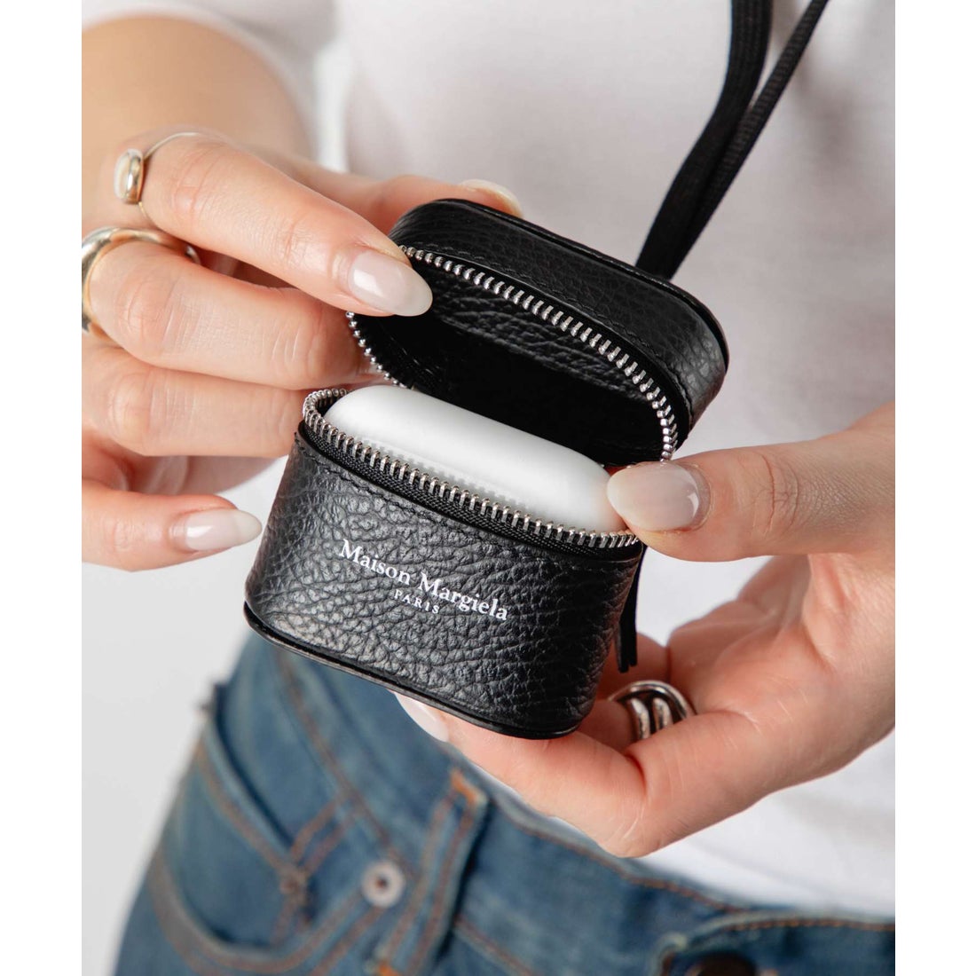 メゾン マルジェラ MAISON MARGIELA SA1VZ0015 P6421 イヤホンケース