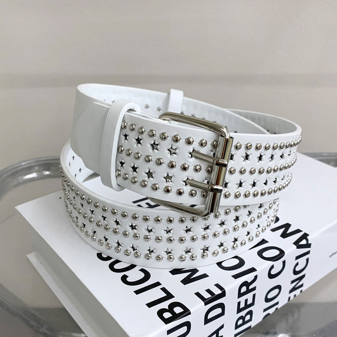 ノンヘッジ non-hedge スタースタッズベルト （オフホワイト） -靴