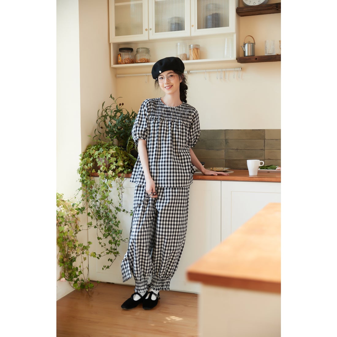 オンワンズオン On One's Own ギンガムチェックスモッキング刺しゅう