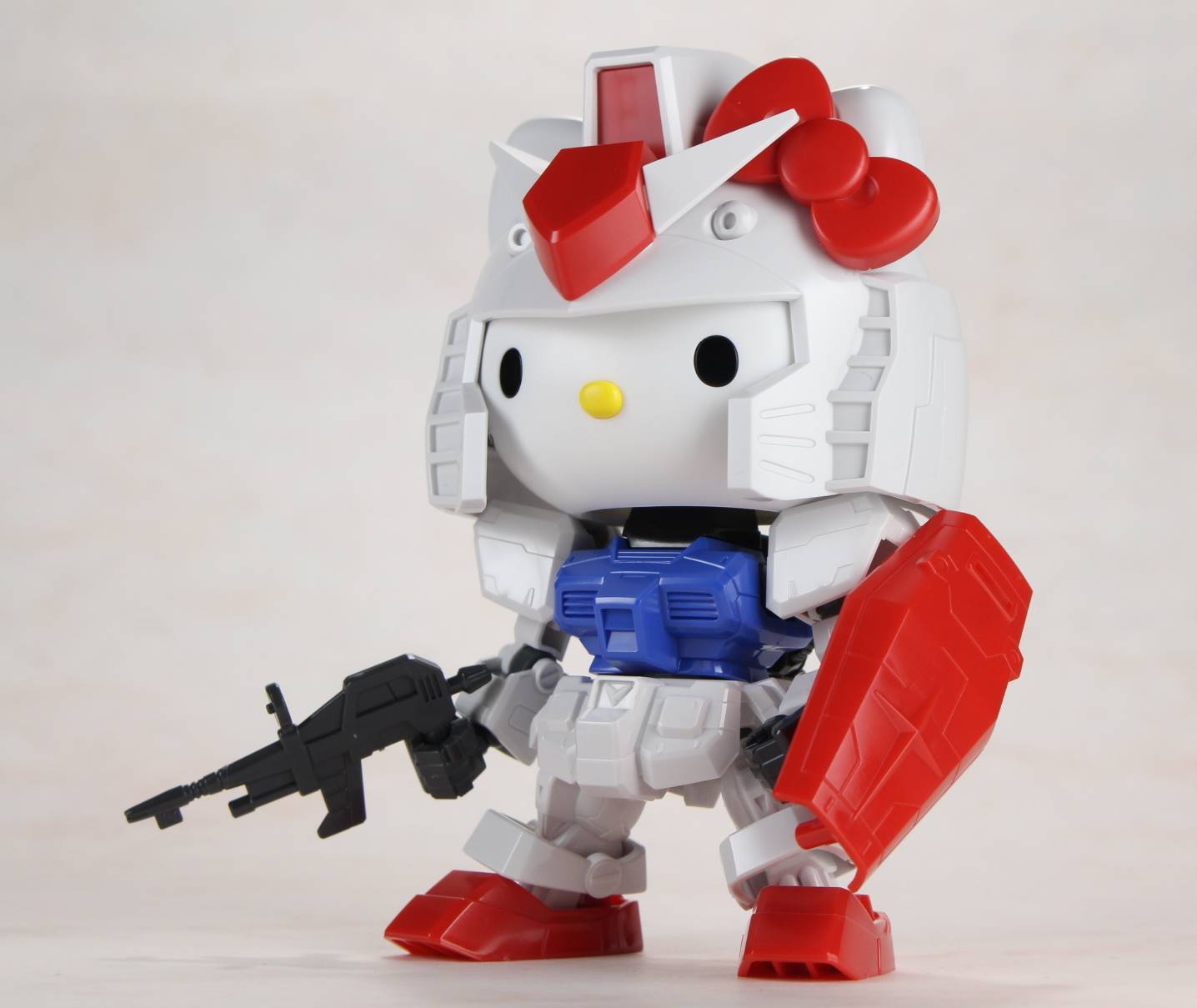 プラモデルレビュー】ハローキティ / RX-78-2 ガンダム [SD EX-STANDARD]