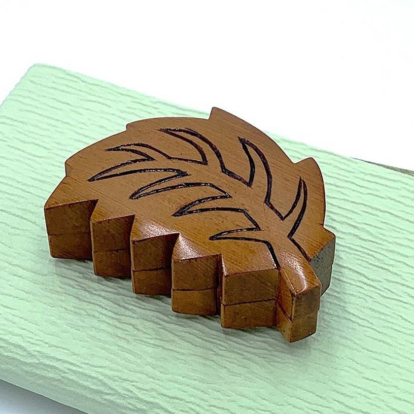 茶道具 香合（こうごう） 柏葉香合 内金箔 又妙斎好写 中村 宗悦 ※画像