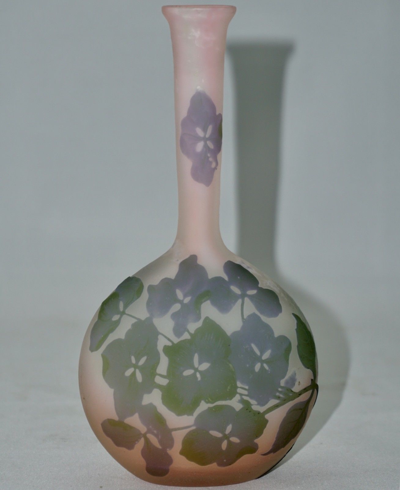 フランスのガラス工芸家 エミール ガレemile galle の幻想的な世界が