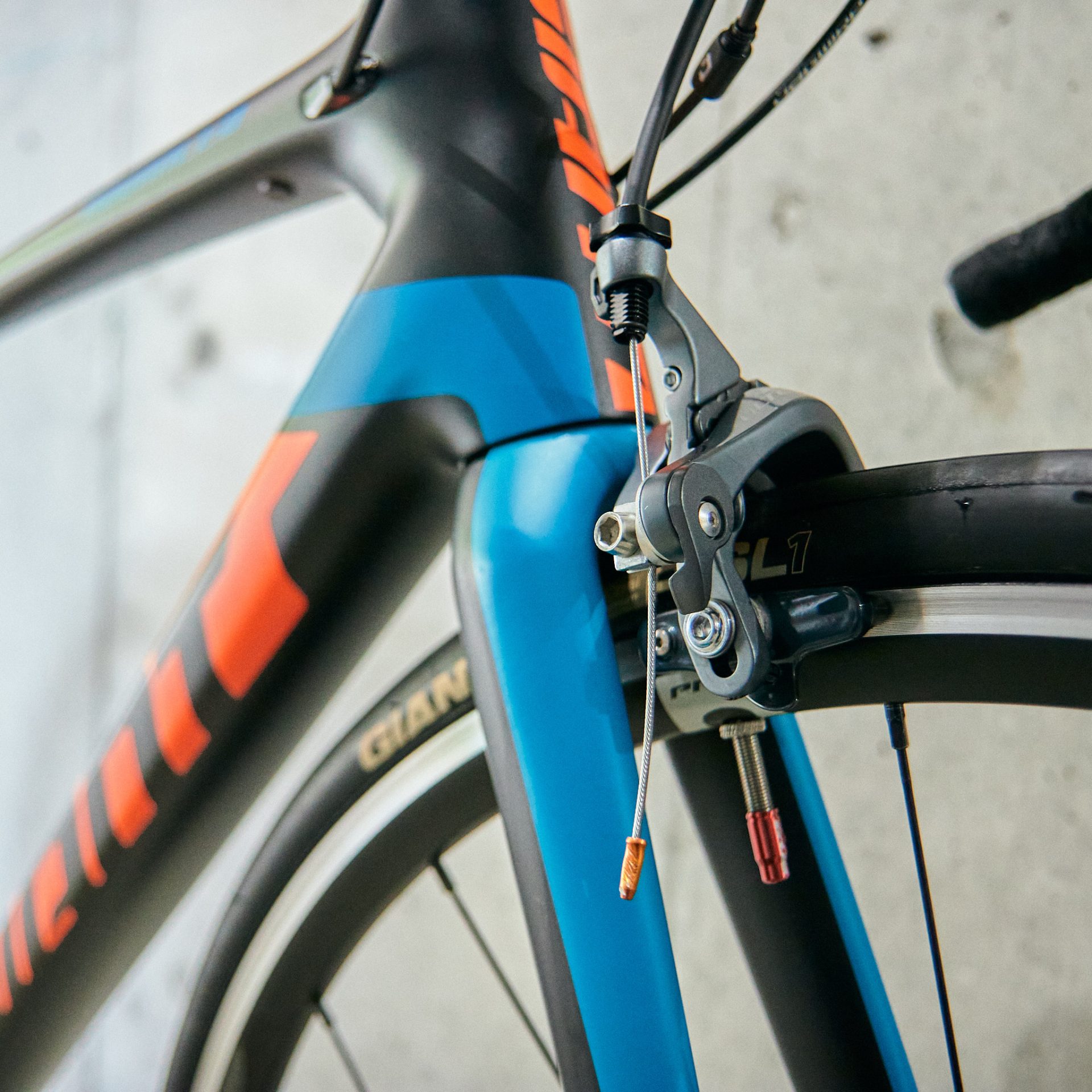 マットブラックのGIANTのロードバイクが入庫！ - SENSHA Bicycle 港北