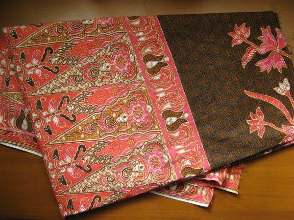 マレーシアの伝統的なろうけつ染め布「バティック」（Batik）