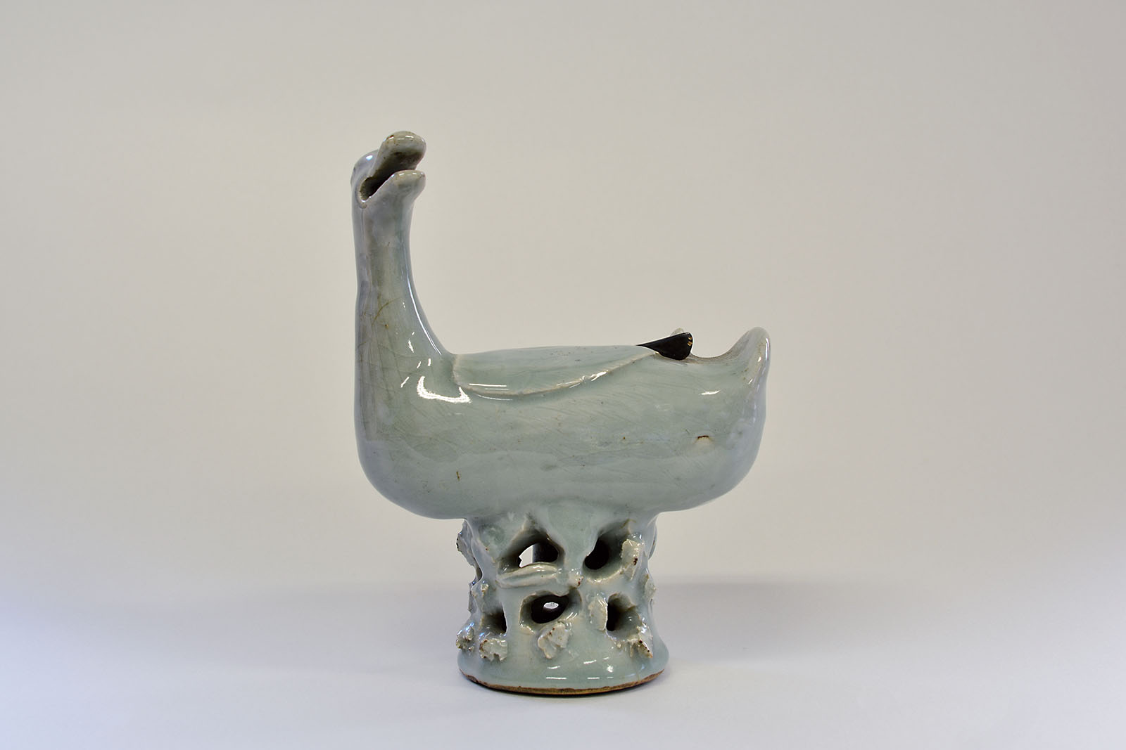 D000187-2010｜七官青磁鴨香炉｜本間美術館所蔵作品データベース｜公益