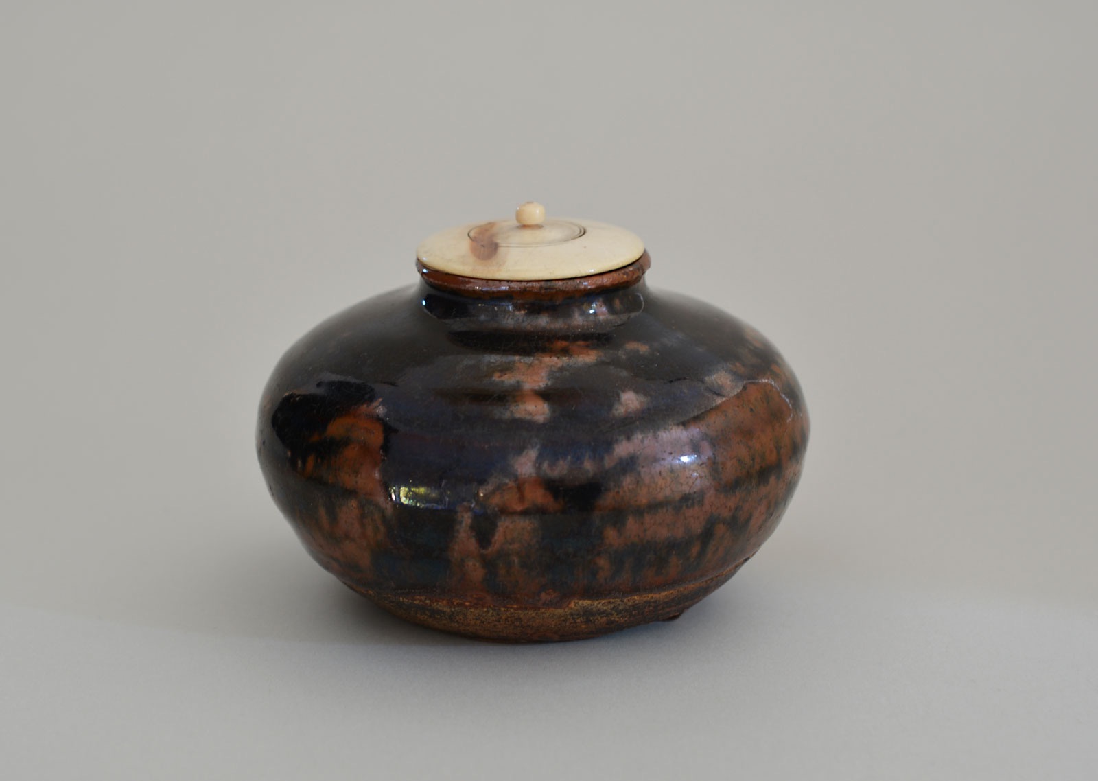 D000009-1950｜古瀬戸大形茶入｜本間美術館所蔵作品データベース｜公益