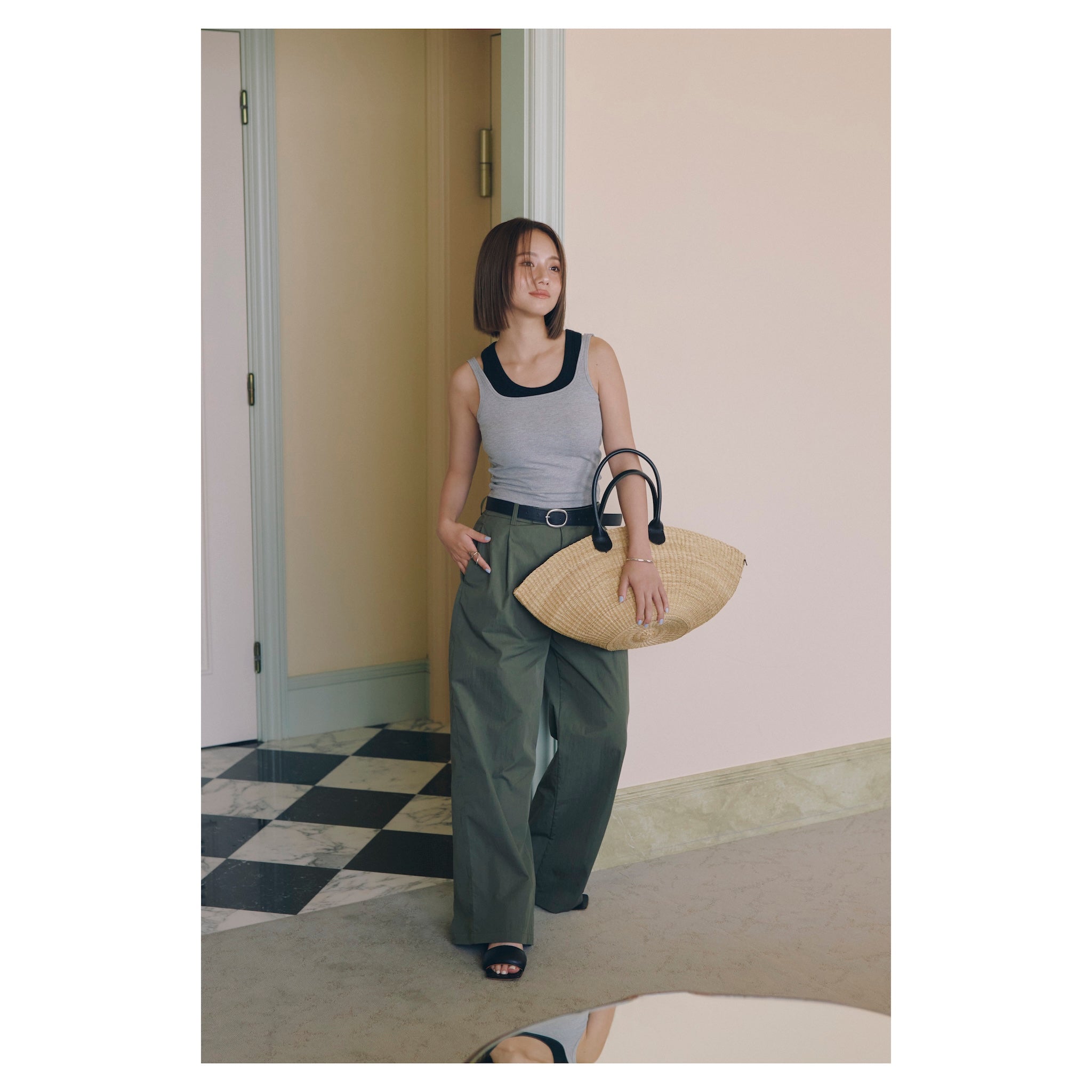 collab ナイロンtuckストレートパンツ