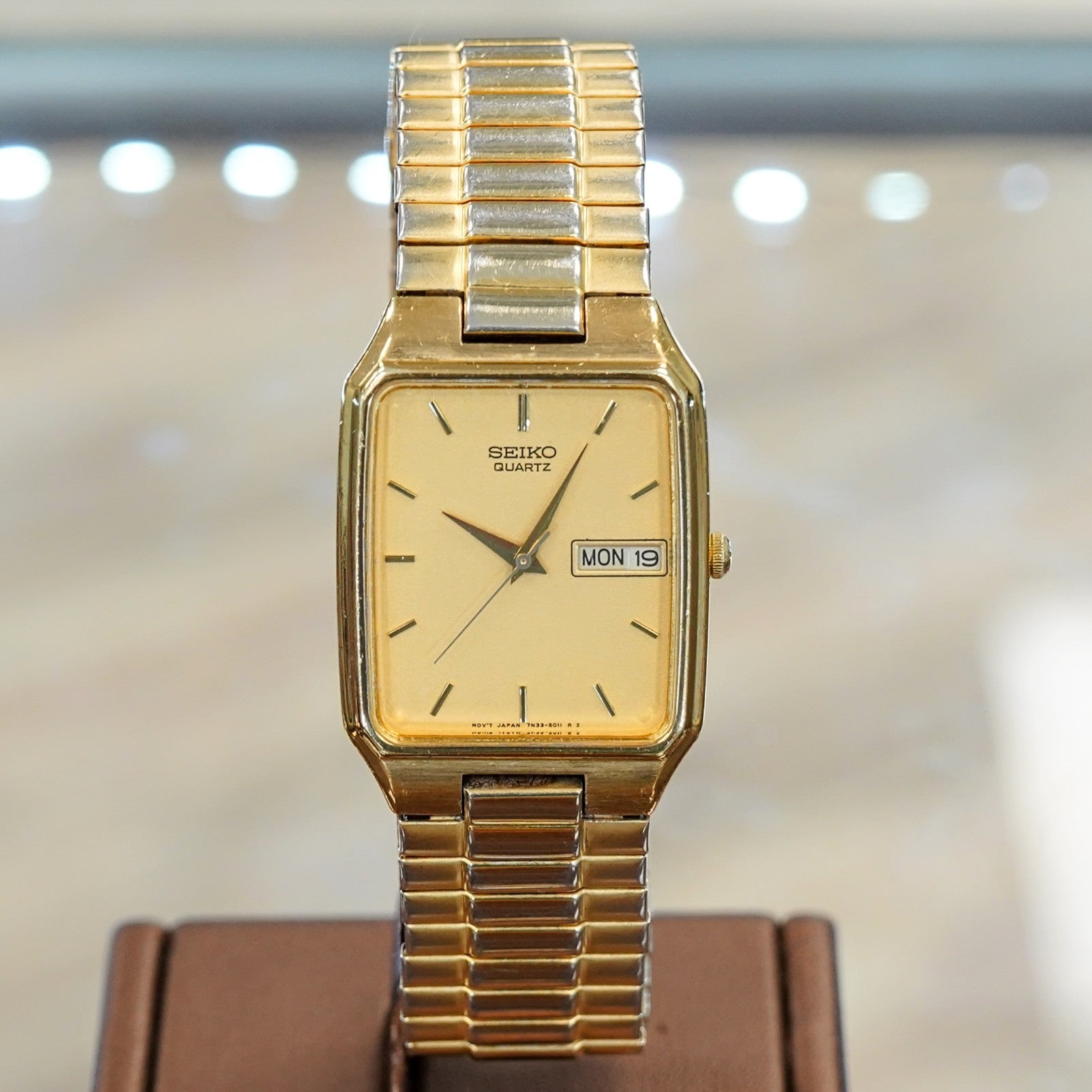 Vintage SEIKO Quartz Day/Date - 7N33-5028 Original Seiko Flex