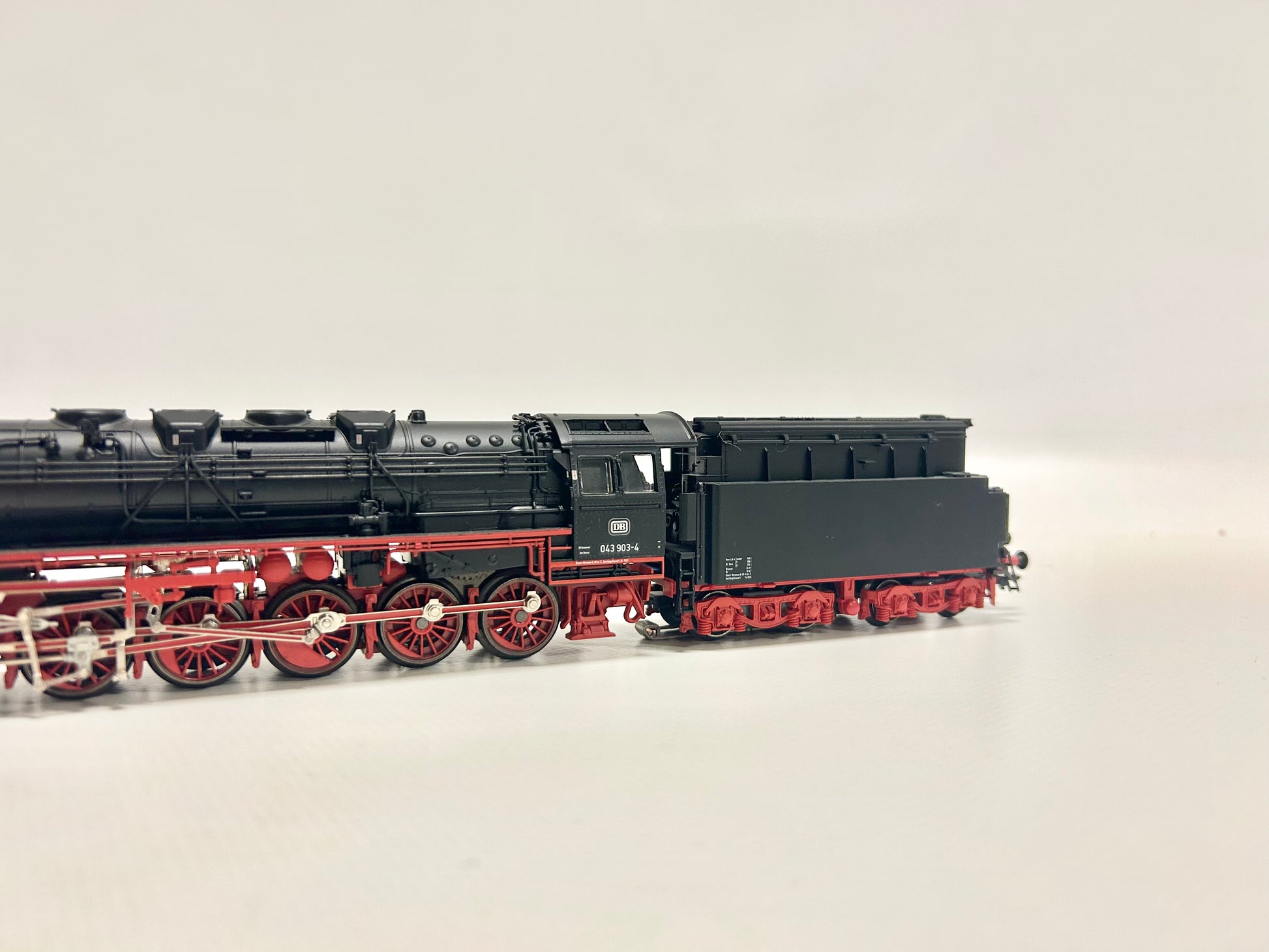 Märklin 37882 Digital Br 043 Oil Tender Steam Locomotive DB H0