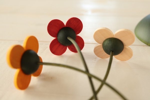 お花3本 – ドイツ・ザイフェンの木のおもちゃ seiffen